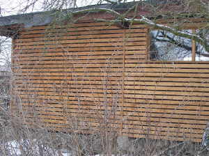 dichte Carportwand mit Holzverkleidung