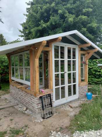 Türen und Fenster für das Gewächshaus